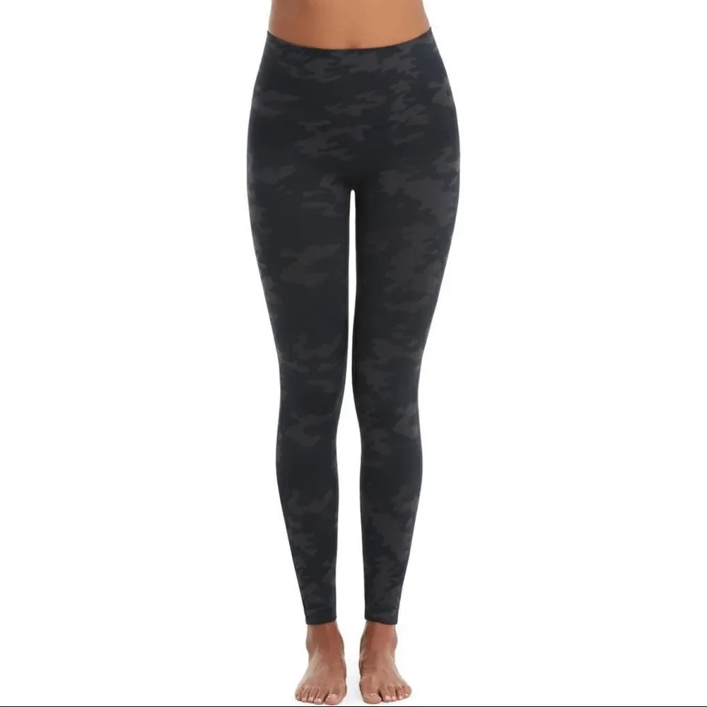 ✨ Look At Me Now Leggings in Black Camo SPANX✨